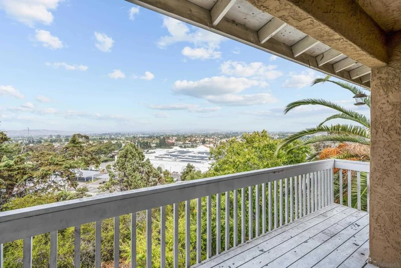 4262 Mesa Vista Way 8, Oceanside, CA 92057