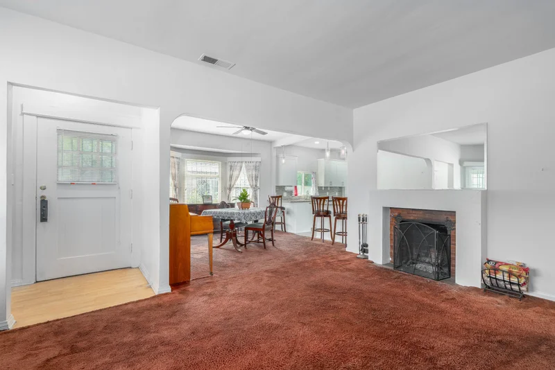 2941 S La Salle Avenue, Los Angeles, CA 90018