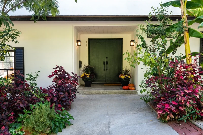 1145 E Tujunga Avenue E, Burbank, CA 91501