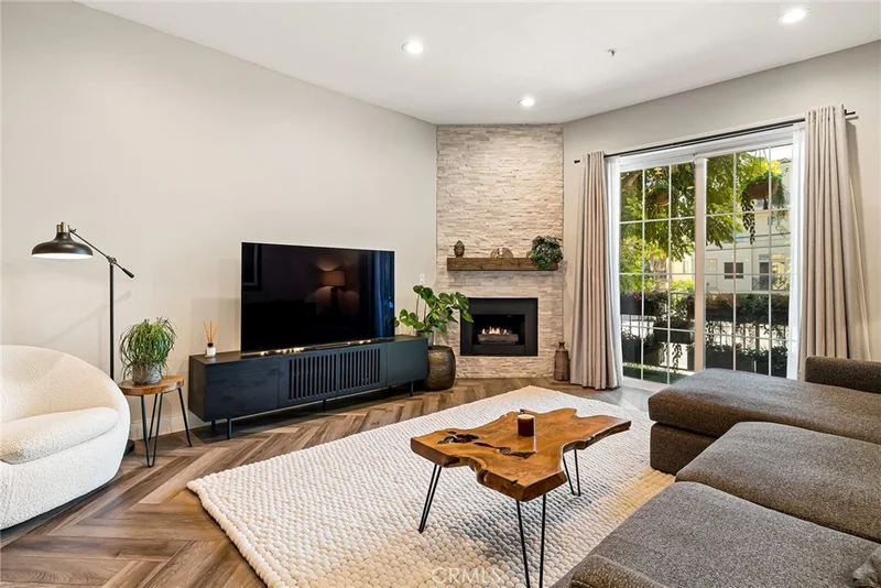 11445 Moorpark Street 3, Studio City, CA 91602