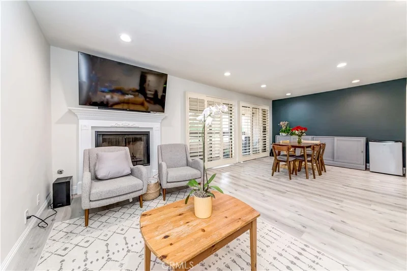 11911 Magnolia Blvd 40, Valley Village, CA 91607
