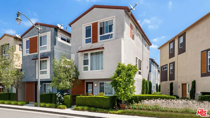 2581 Arvia Street 34, Los Angeles, CA 90065