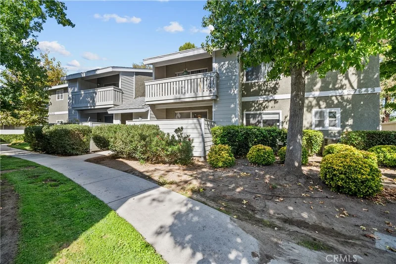 27643 Susan Beth Way C, Saugus, CA 91350