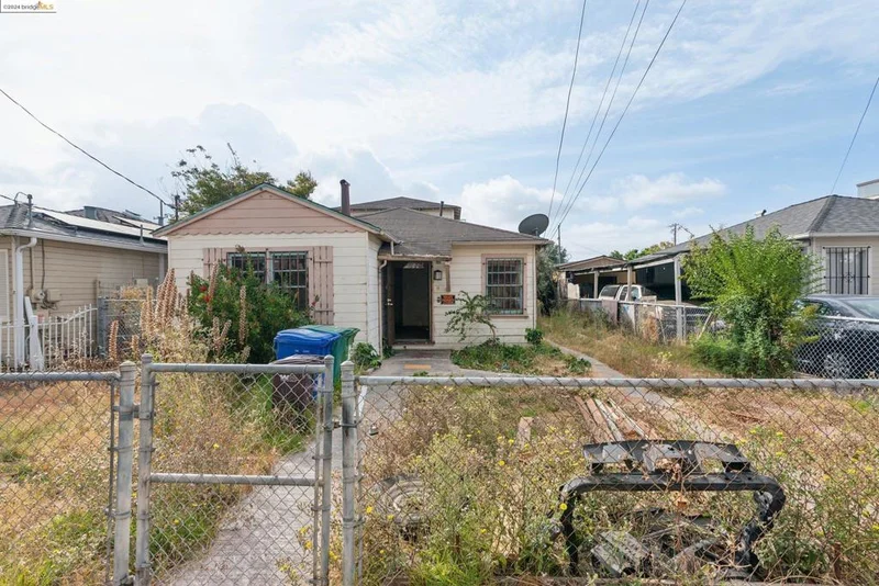 872 69th Ave, Oakland, CA 94621