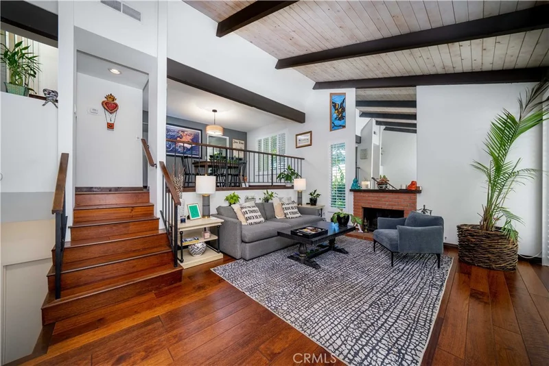 11824 Moorpark Street A, Studio City, CA 91604