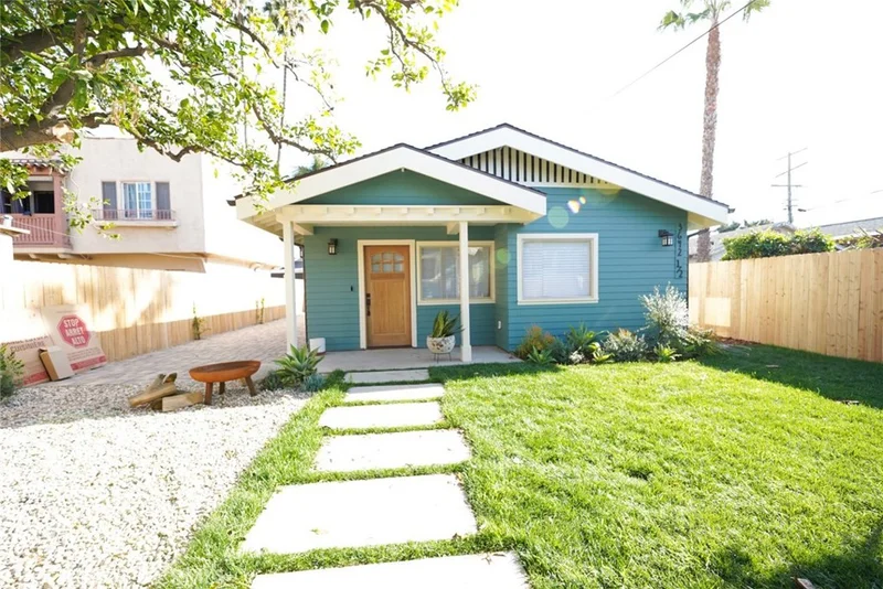3642 1/2 6th Avenue, Jefferson Park, CA 90018
