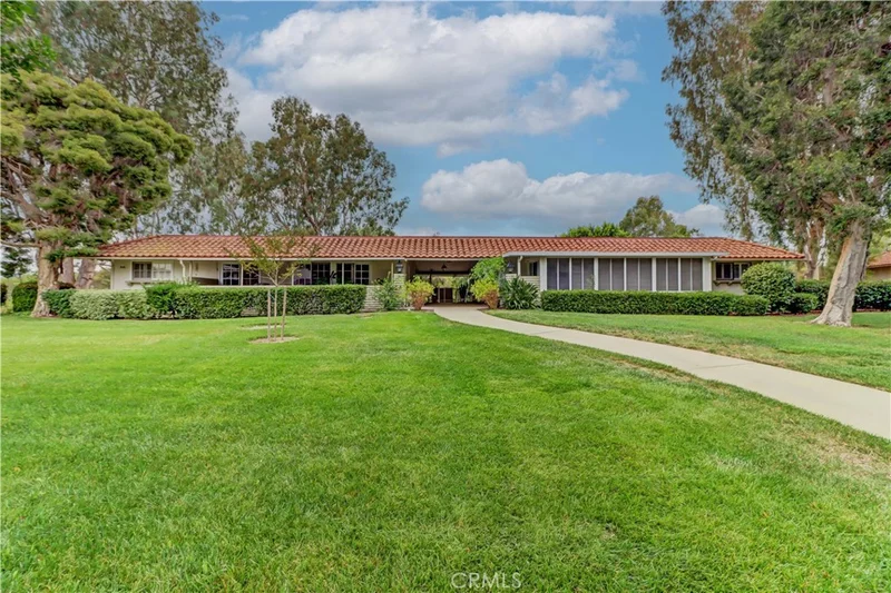 848 Ronda Mendoza O, Laguna Woods, CA 92637