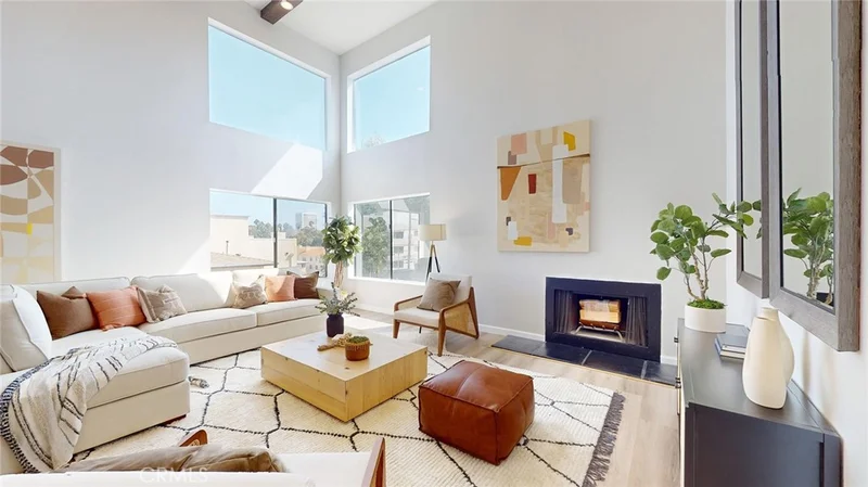 11558 Rochester Avenue 301, Los Angeles, CA 90025