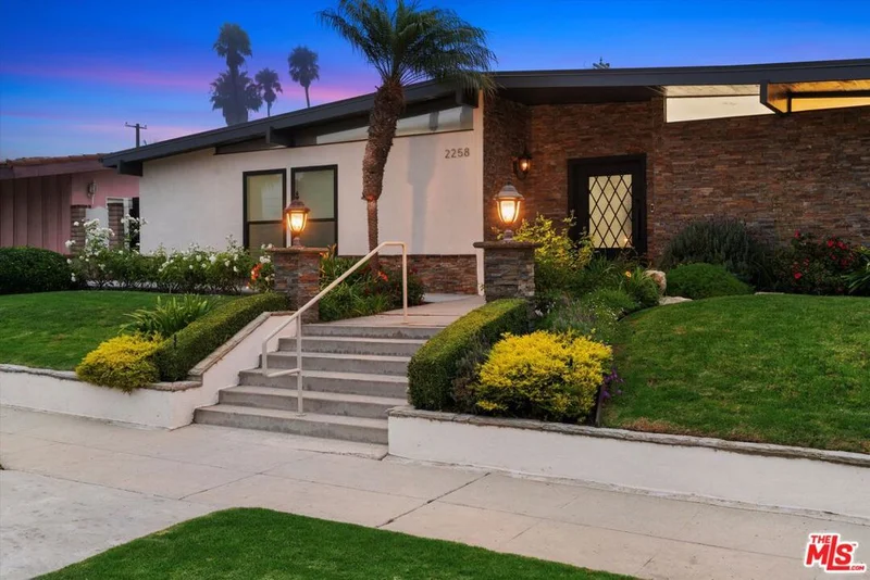 2258 W Paseo Del Mar, San Pedro, CA 90732