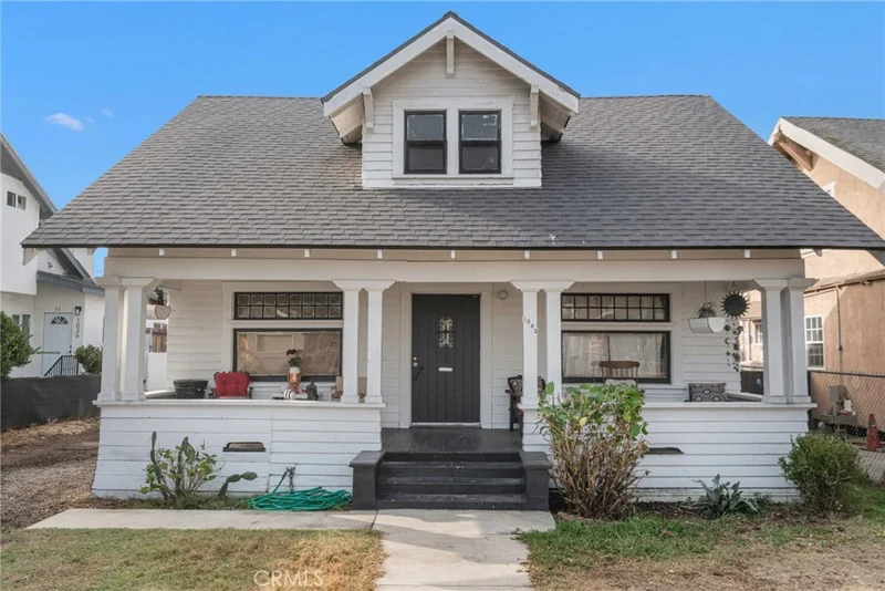 1040 W 48th Street, Los Angeles, CA 90037