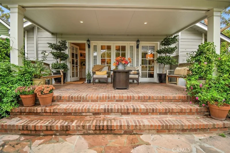 1249 N College Avenue, Claremont, CA 91711