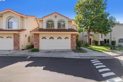 2072 Calle Mesa Alta