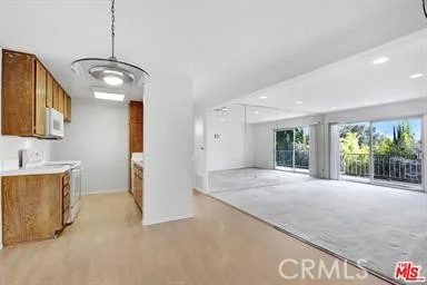 5460 White Oak Avenue F202, Encino, CA 91316