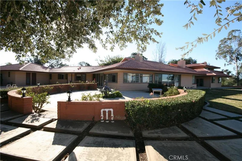 Photo 2 of 682 Deodar Lane