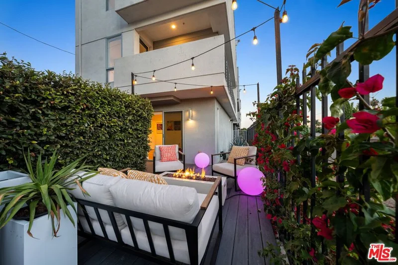 11724 Culver Boulevard 10, Los Angeles, CA 90066