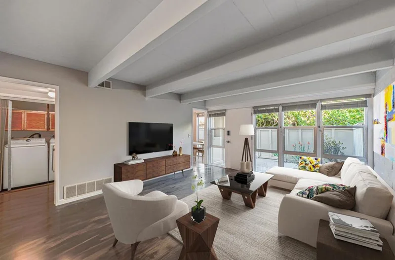 451 Dela Vina Avenue 207, Monterey, CA 93940