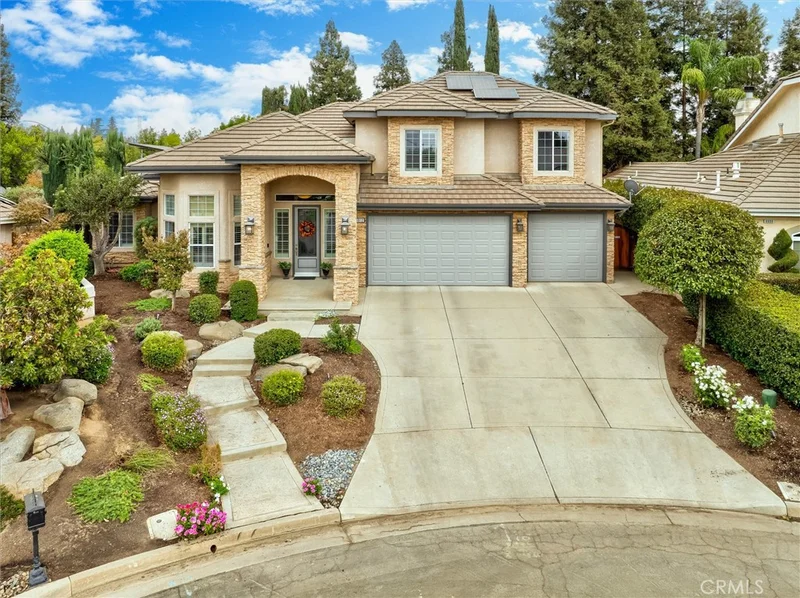 8912 N 10th Street, Fresno, CA 93720