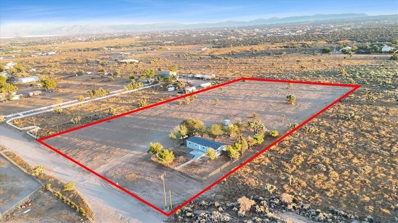 8969 Hollister Road, Phelan, CA 92371