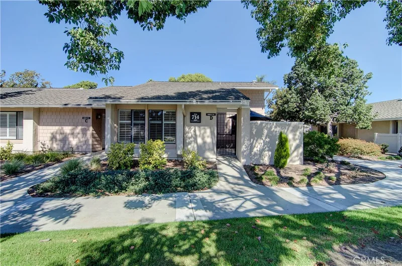 8565 Fallbrook Circle 714D, Huntington Beach, CA 92646