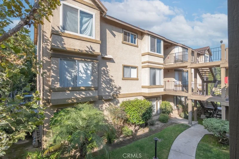 4201 W 5th Street 202, Santa Ana, CA 92703