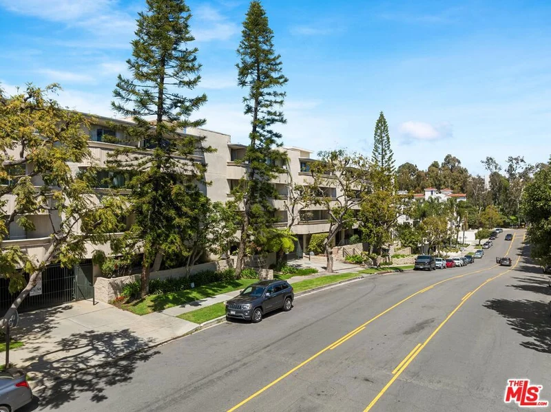 11645 Montana Avenue 238, Los Angeles, CA 90049