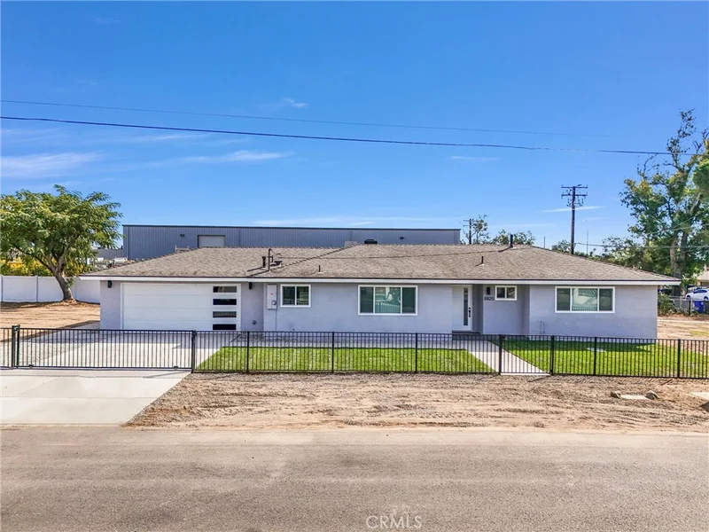 8825 Redwood Avenue, Fontana, CA 92335