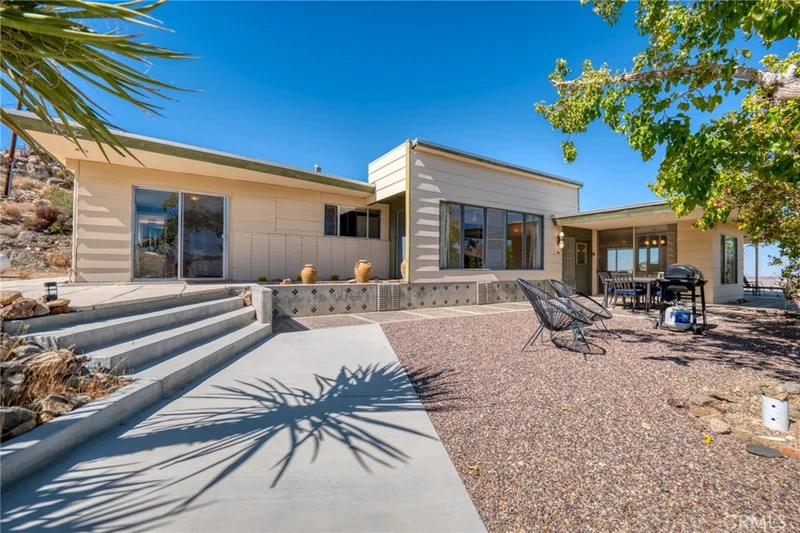 8775 Via Rocosa Road, Joshua Tree, CA 92252