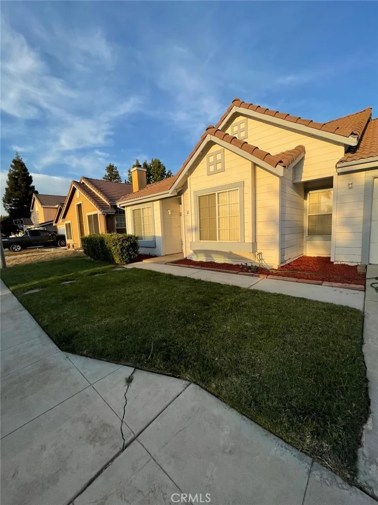 875 N Homsy Avenue, Clovis, CA 93611
