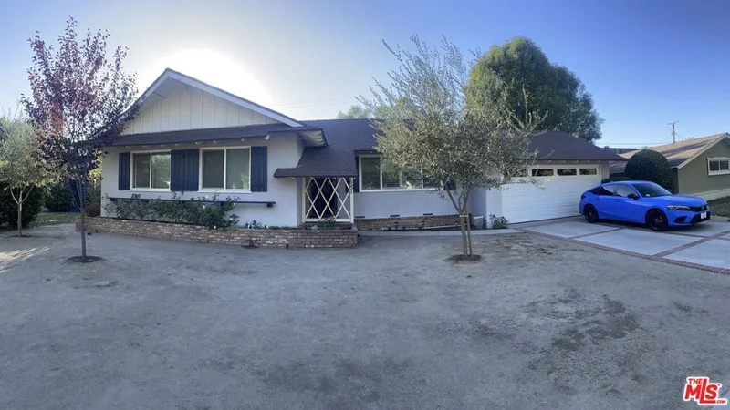 7851 Nevada Avenue, Canoga Park, CA 91304