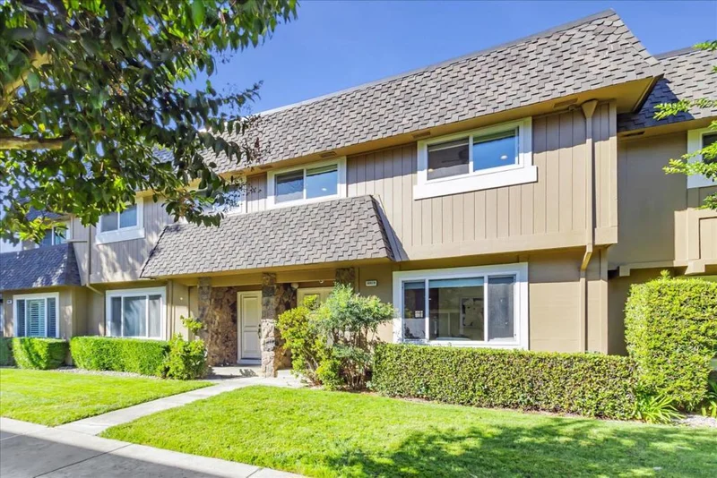 10028 Dove Oak Court, Cupertino, CA 95014