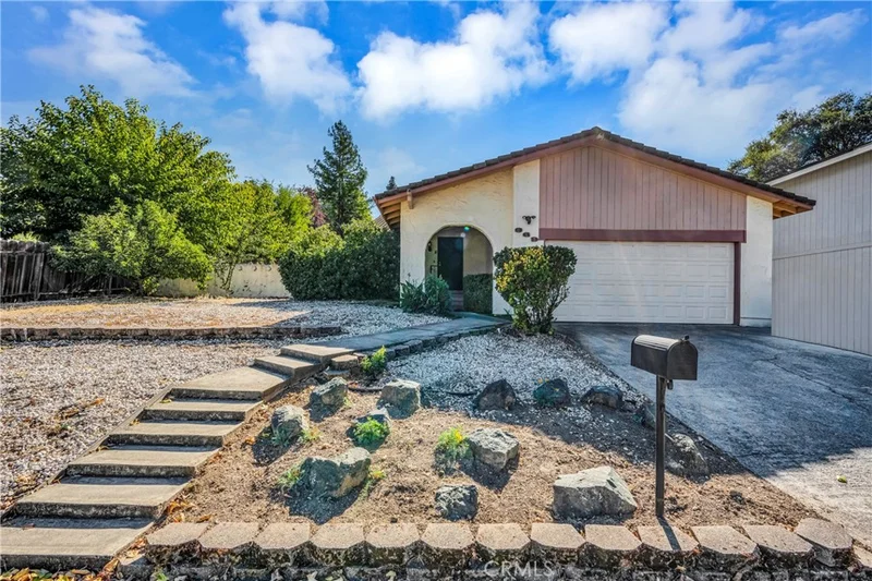 869 15th Street, Lakeport, CA 95453