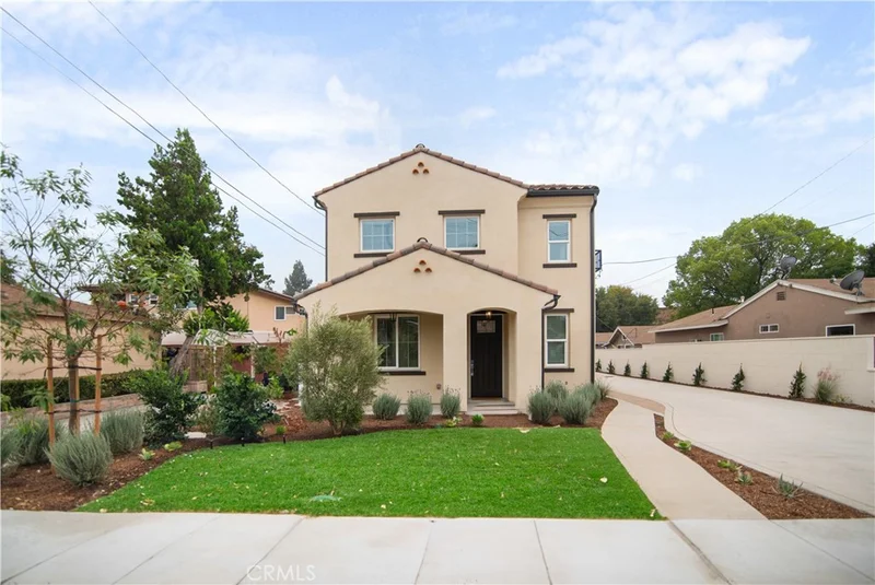 872 W Walnut Avenue W B, Monrovia, CA 91016