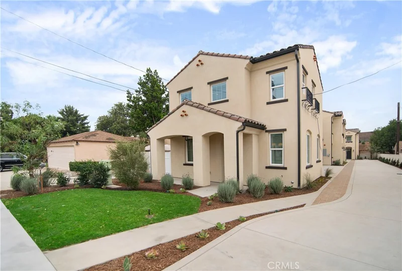 872 W Walnut Avenue C, Monrovia, CA 91016