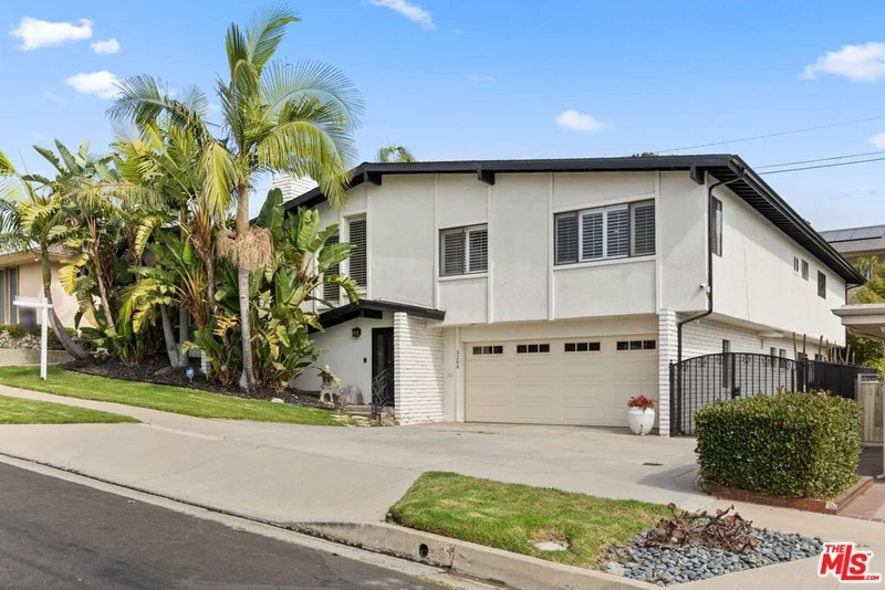 5204 Bedford Avenue, Los Angeles, CA 90056