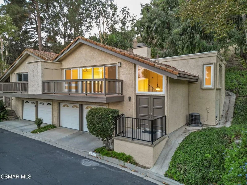 101 Rosehedge Lane, Oak Park, CA 91377