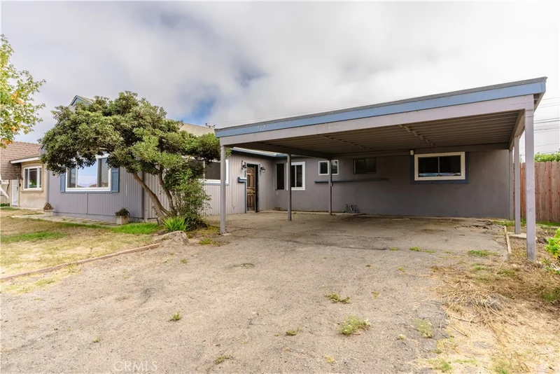 512 E Cox Ln, Santa Maria, CA 93454
