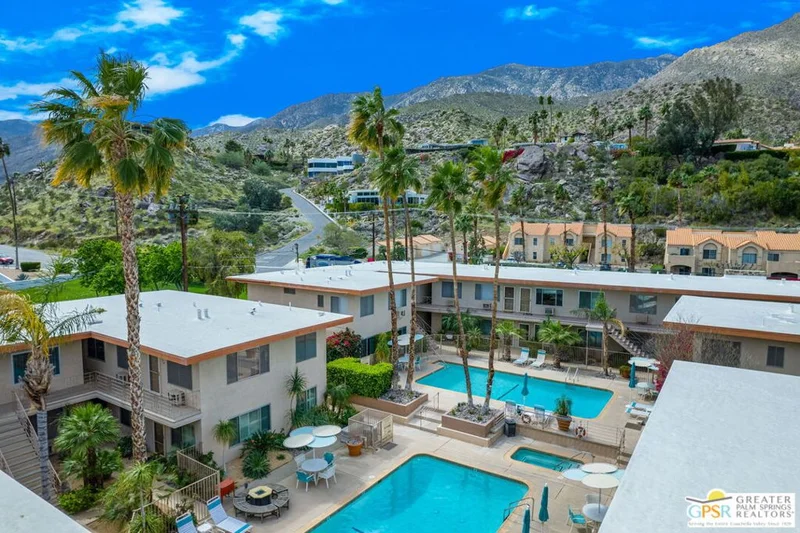 2290 S Palm Canyon Drive 11, Palm Springs, CA 92264
