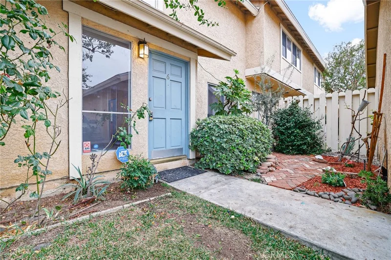 10125 De Soto Avenue 6, Chatsworth, CA 91311