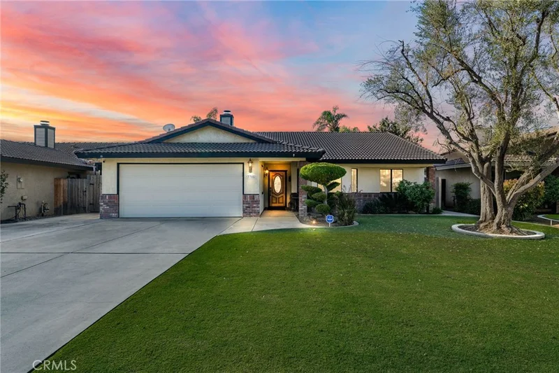 7705 Vaquero Avenue, Bakersfield, CA 93308