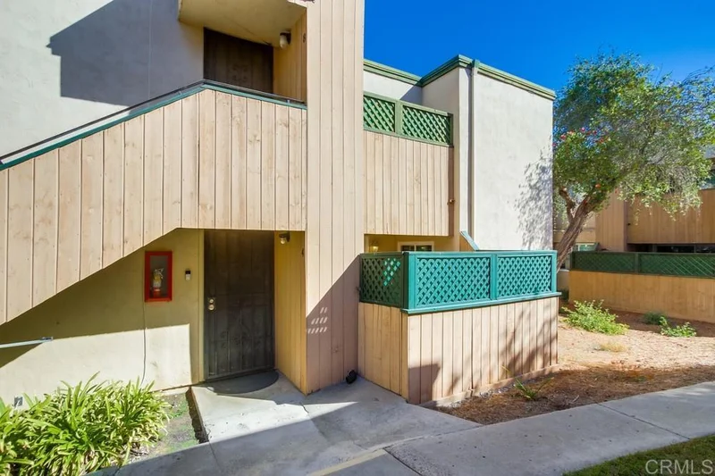 8775 Navajo Road 4, San Diego, CA 92119
