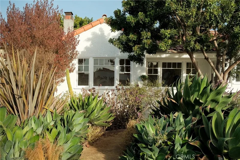 4320 Chase Avenue, Los Angeles, CA 90066
