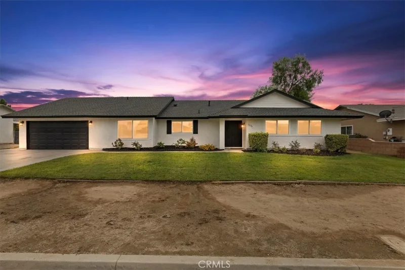5434 Trail Canyon Dr, Jurupa Valley, CA 91752