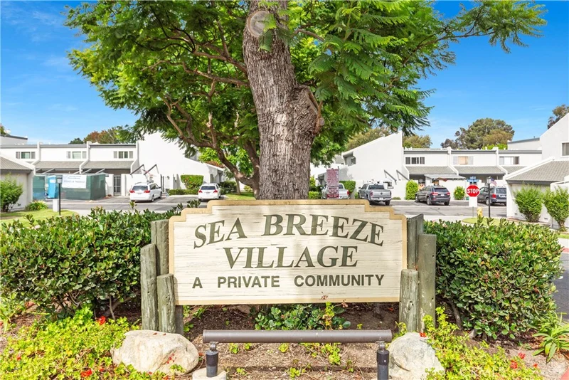 18683 Maplewood Circle 84, Huntington Beach, CA 92646
