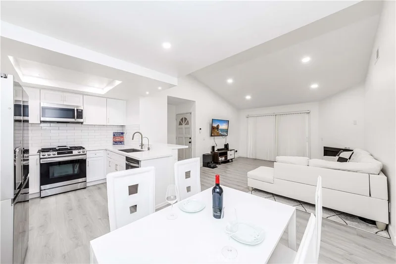 10450 E Briar Oaks Drive E, Stanton, CA 90680