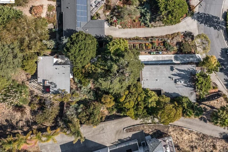 846 Seaview Dr, El Cerrito, CA 94530