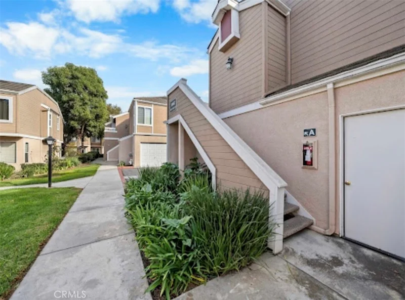10452 W Briar Oaks Drive 203, Stanton, CA 90680