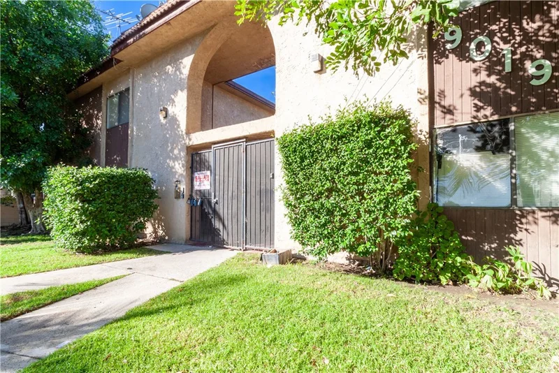 9019 Cedros Avenue 4, Panorama City, CA 91402