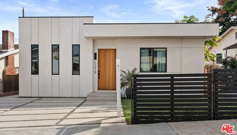 11318 Biona Drive, Los Angeles, CA 90066