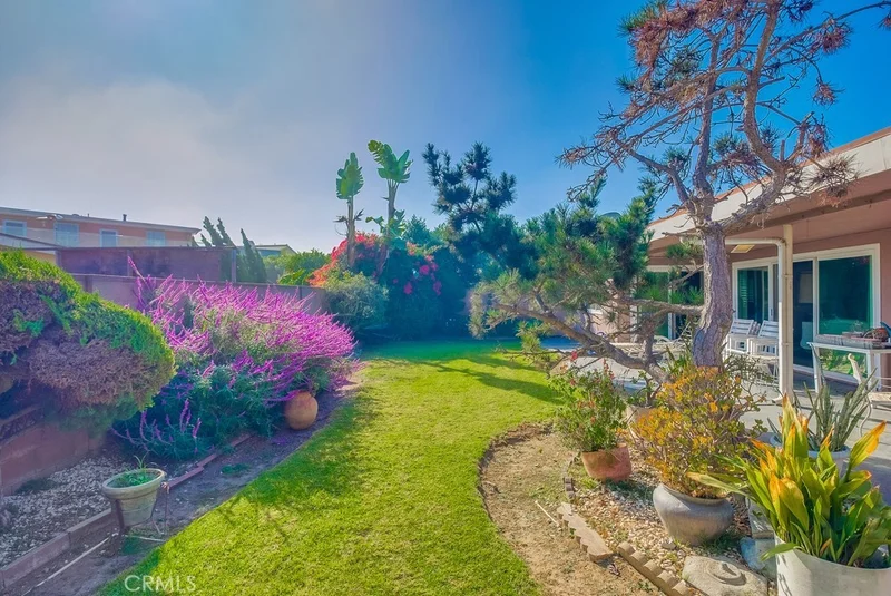 4252 Don Jose Drive, Los Angeles, CA 90008