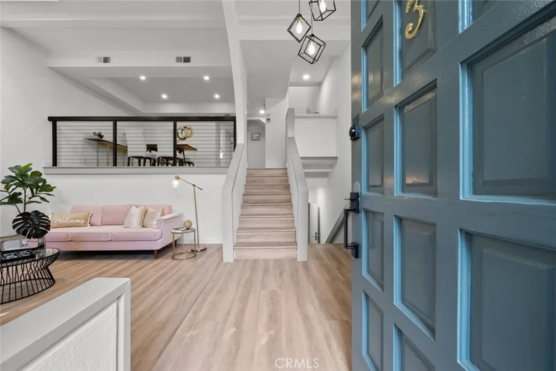 18701 Hatteras Street 3, Tarzana, CA 91356